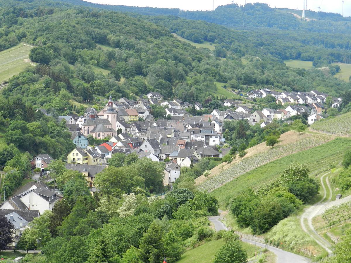 Weingut Stassen Hotel Oberheimbach Exterior foto